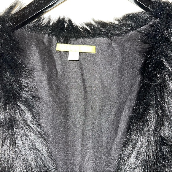 Gianni Bini fur vest - Picture 5 of 8
